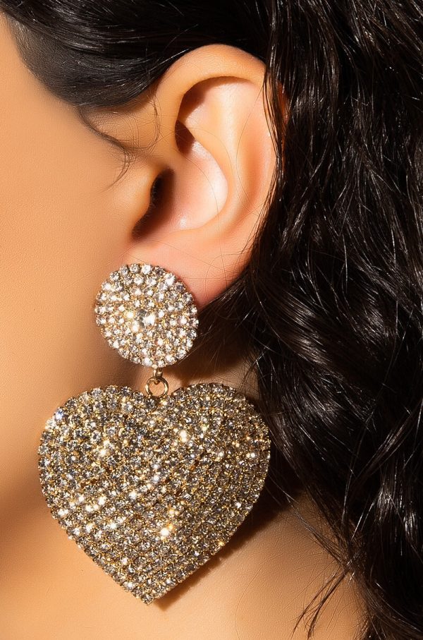 BIG HEARTED RHINESTONE EARRING Online now